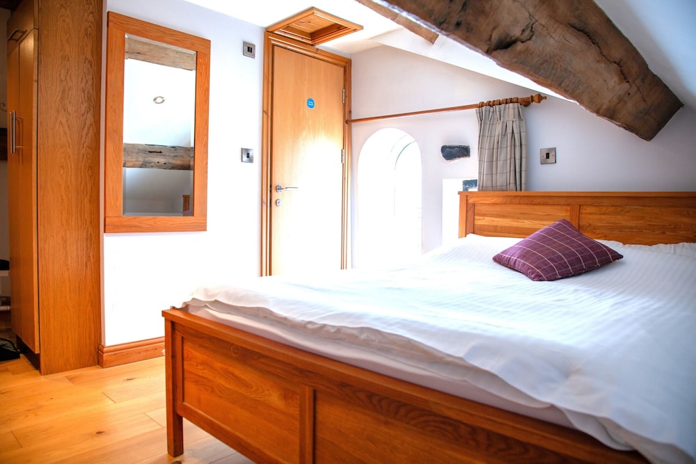 Basic Double Room, Ensuite photo 3