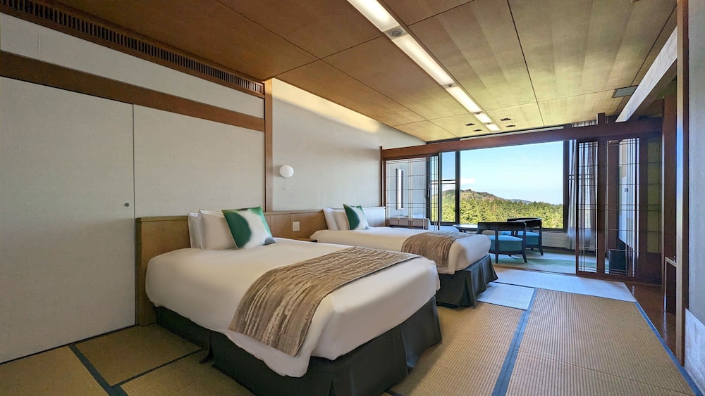 Superior Twin Room, Non Smoking, Golf View [Please arrive no later than 6 PM for dinner] - Photo 5