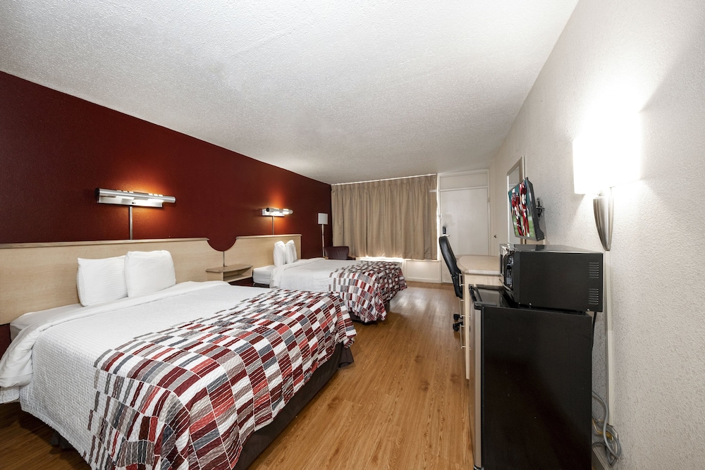 Standard Room, 2 Double Beds, Non Smoking photo 2