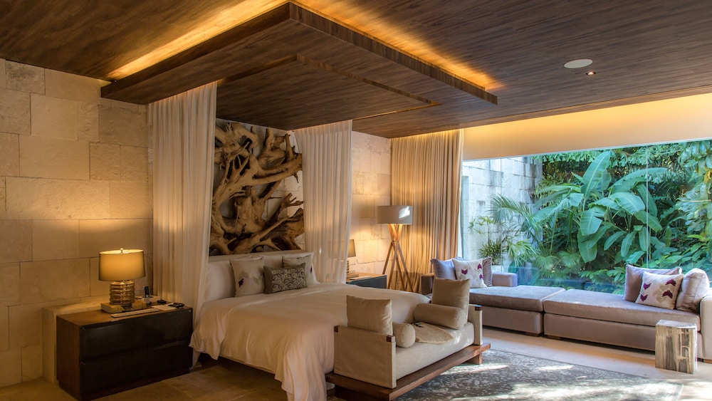 Royal Villa photo 3
