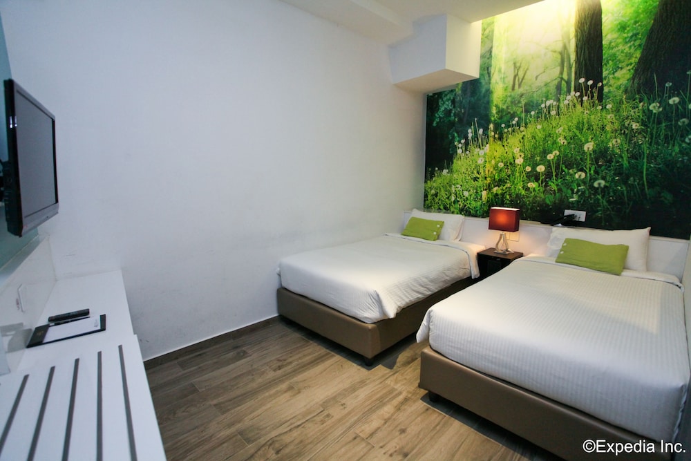 Superior Double Room, No Windows (Gold) photo 3