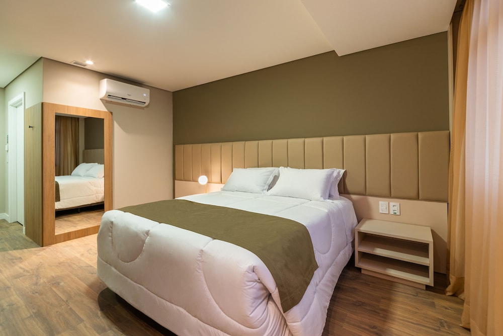 Deluxe Room - Photo 1