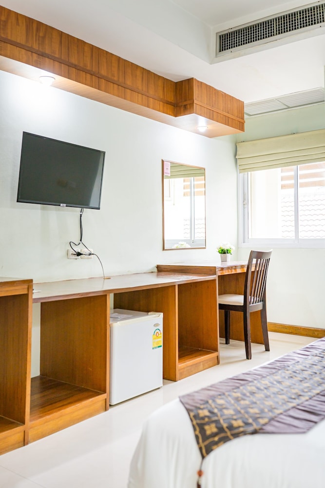 Standard King Room - Photo 4