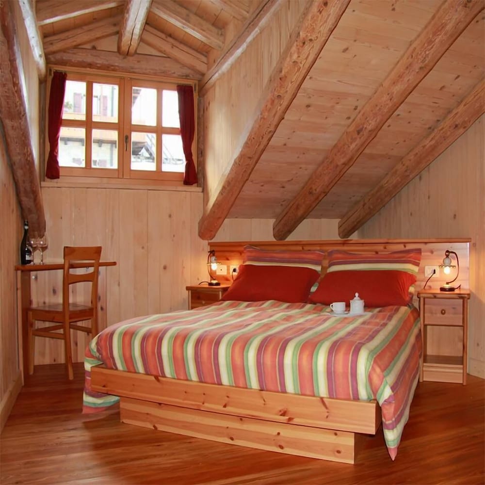 Comfort Quadruple Room, Connecting Rooms, Mountain View photo 2