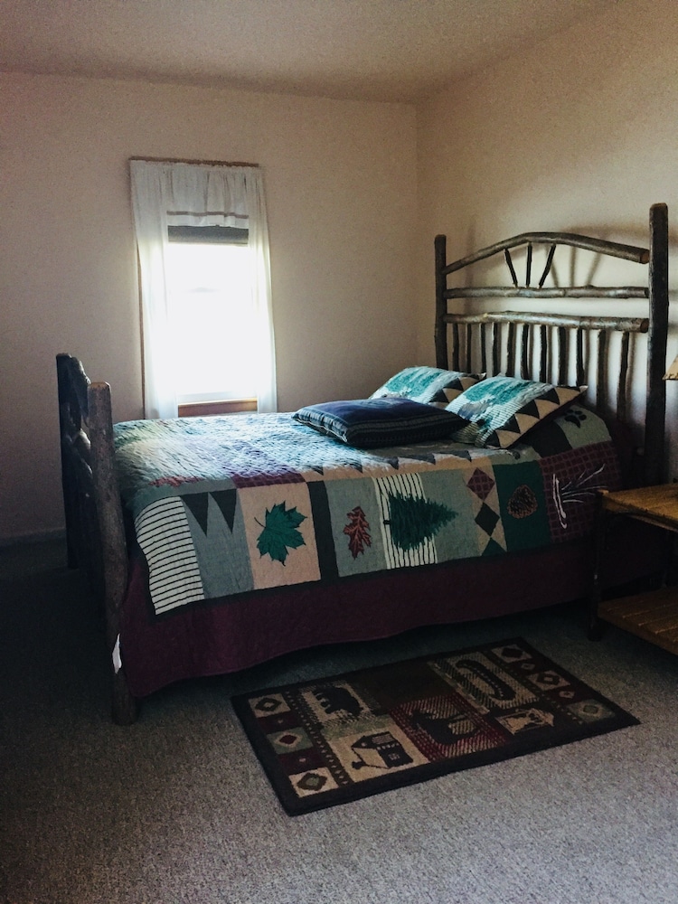 Carriage House Deck Suite photo 1
