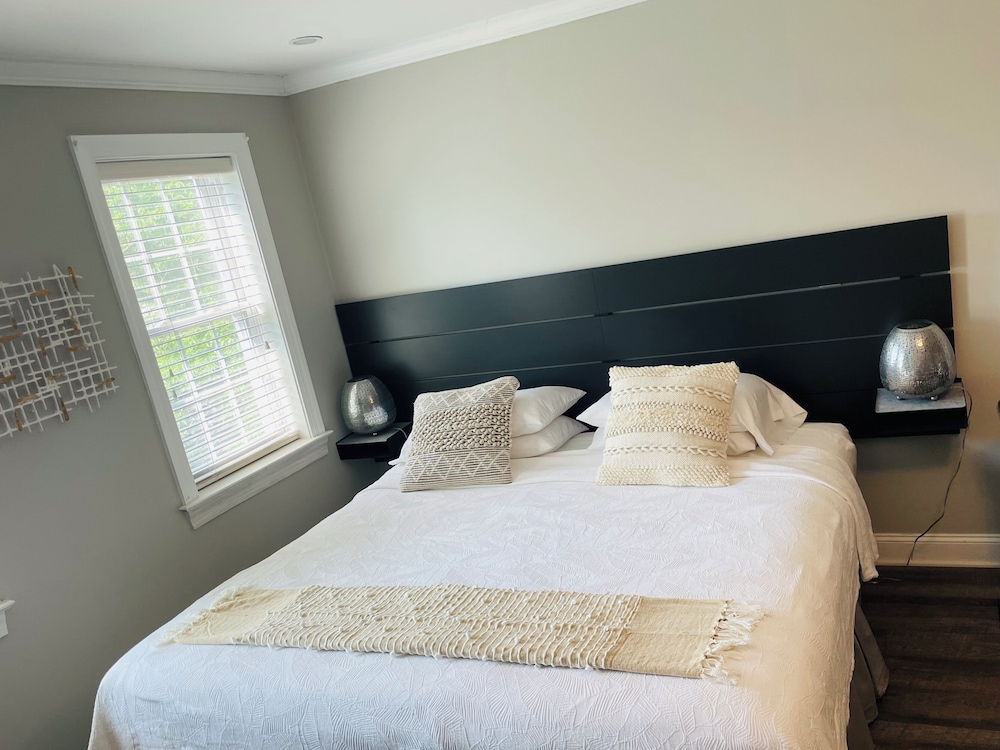 Room, Private Bathroom (Bucks County Suite)