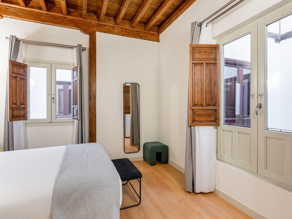 One-Bedroom Apartment with Balcony - Photo 22