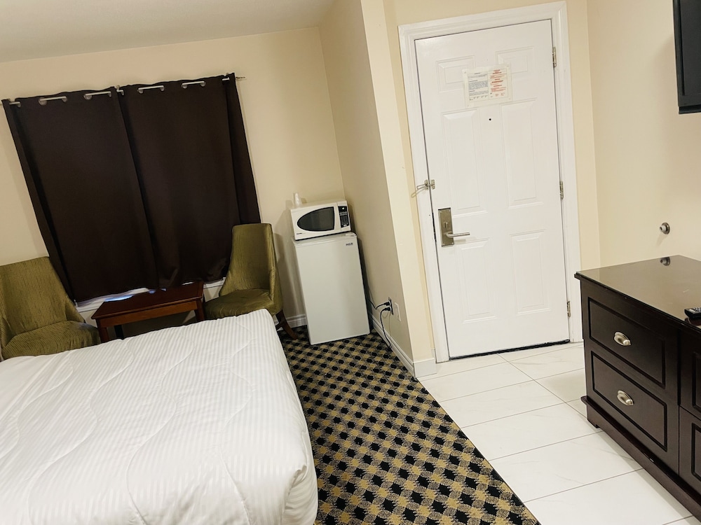 Room, 2 Queen Beds, Non Smoking - Photo 1