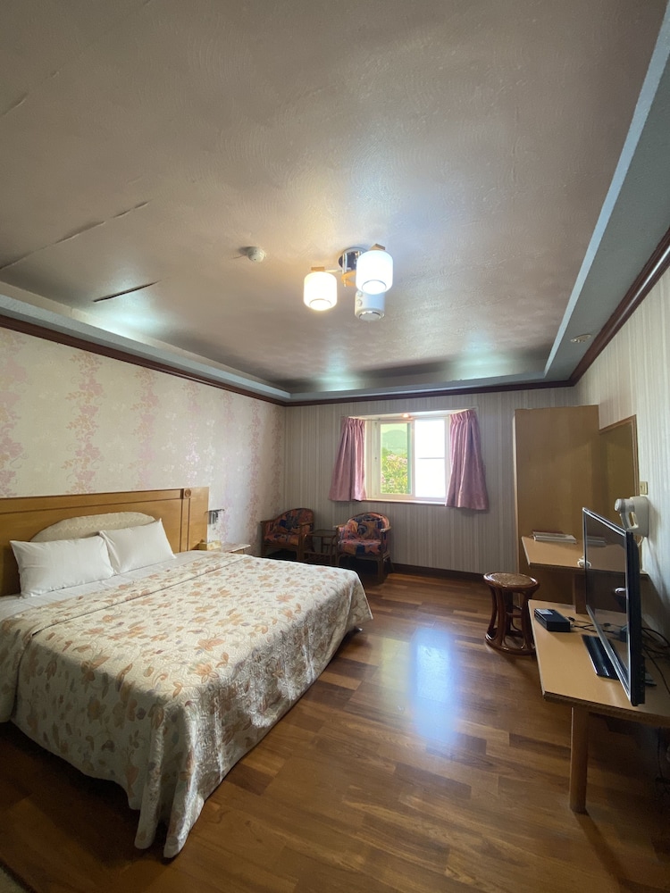 Junior Suite (Private Garage) photo 2