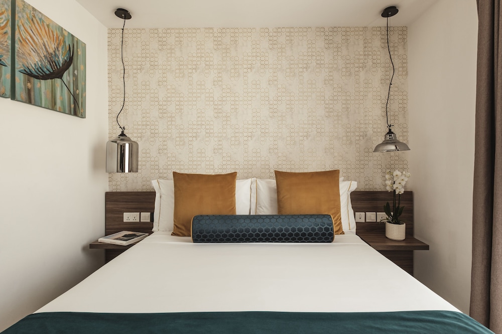 Deluxe Double or Twin Room - Photo 4
