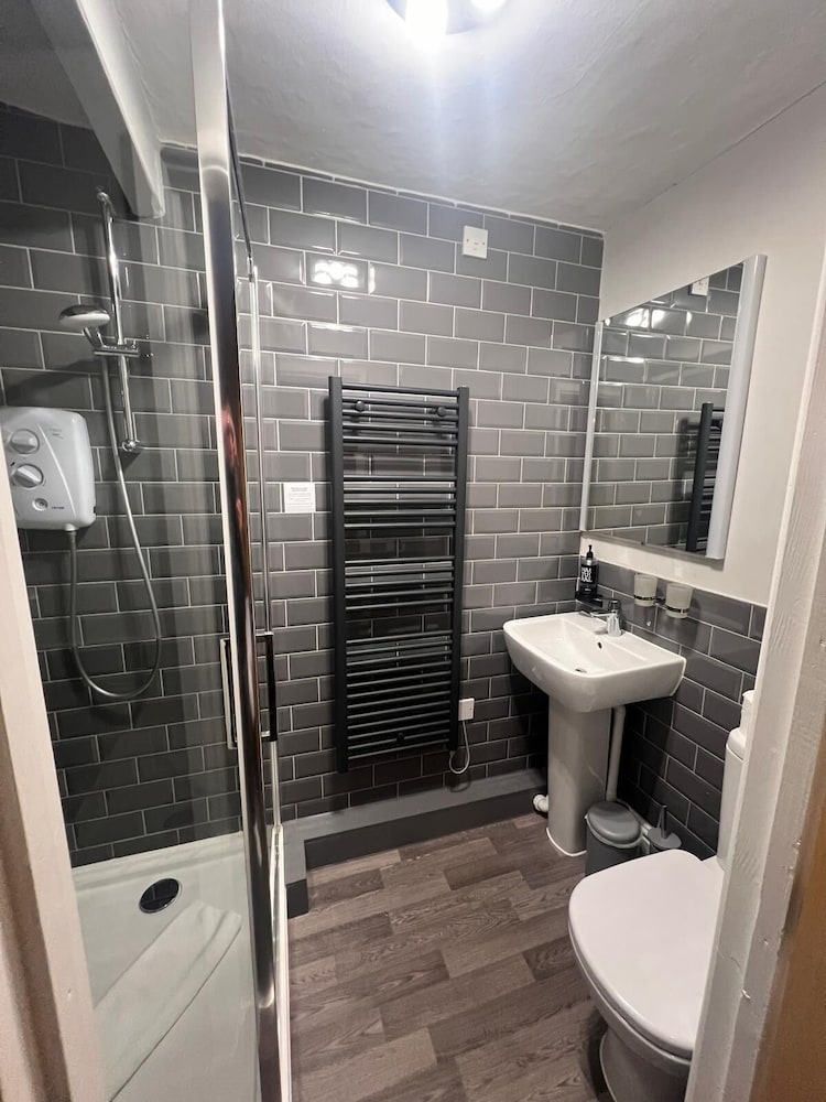 Superior Twin Room, Ensuite photo 2