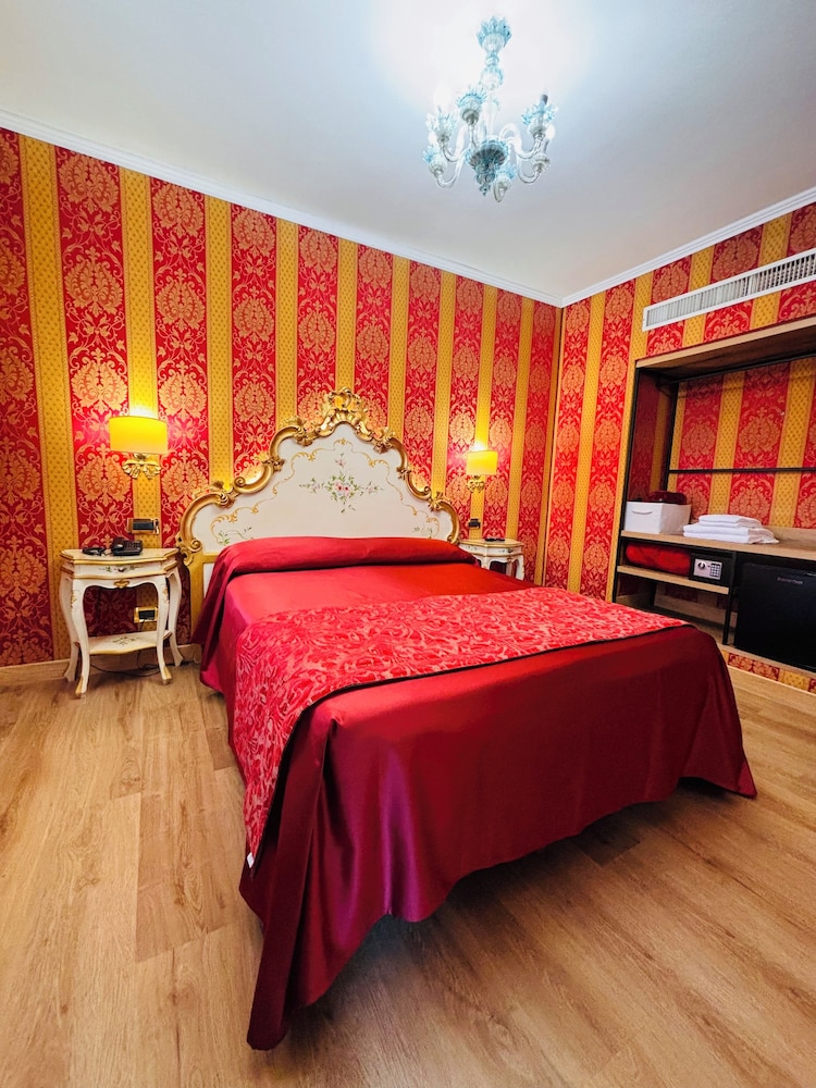 Superior Double or Twin Room photo 2