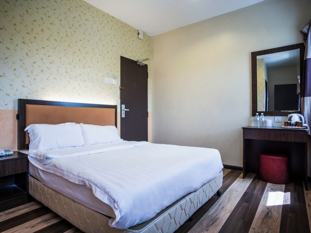 Deluxe Double Room, 1 Queen Bed photo 2