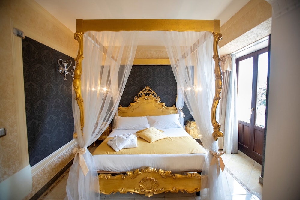 Suite - Photo 12