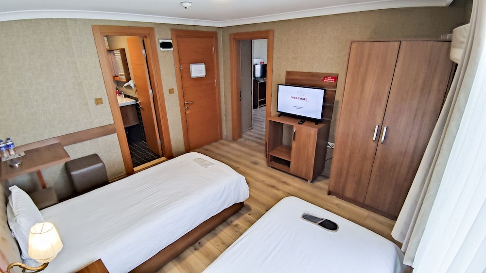 Family Room photo 1