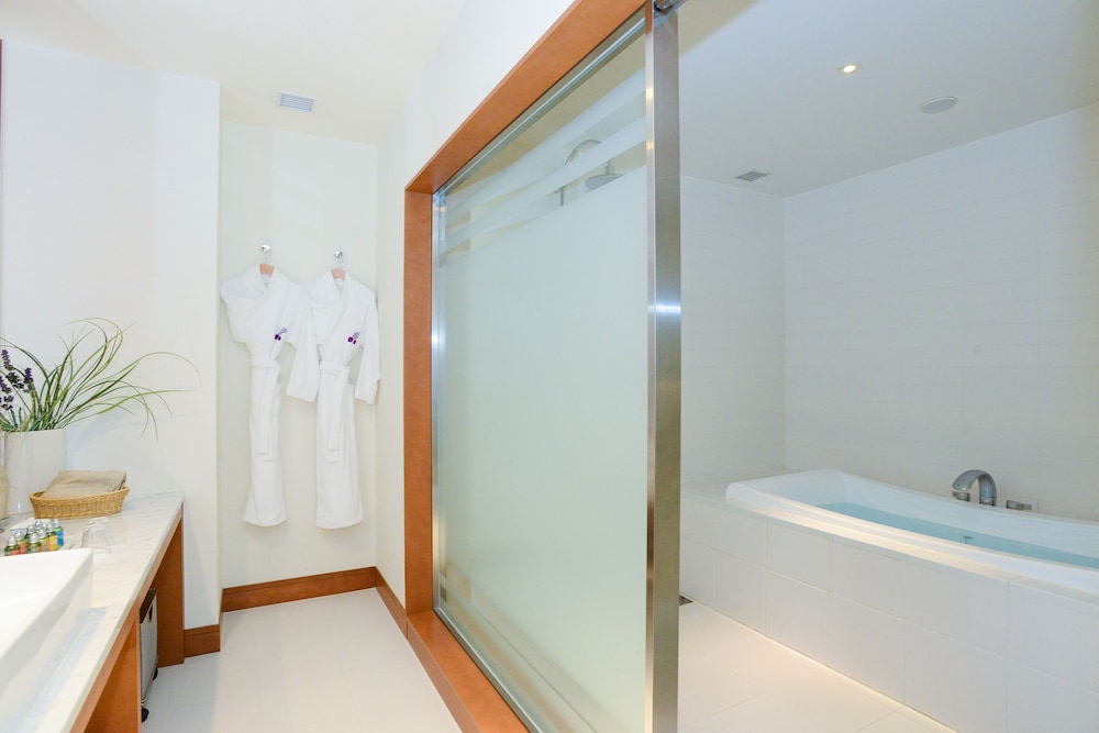 Executive Junior Suite Room - Photo 6