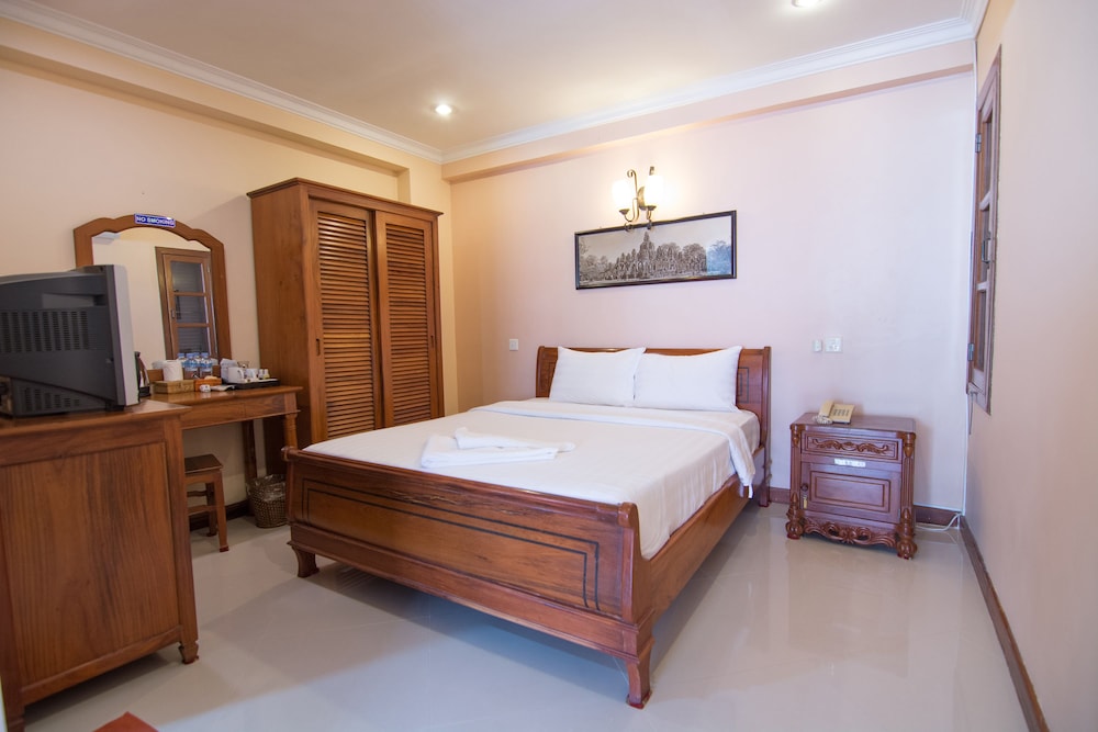 Deluxe Double Room, 1 King Bed (Free Airport Pick Up) photo 3
