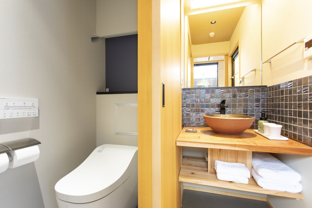 Double Room, Non Smoking, Private Bathroom - Photo 9