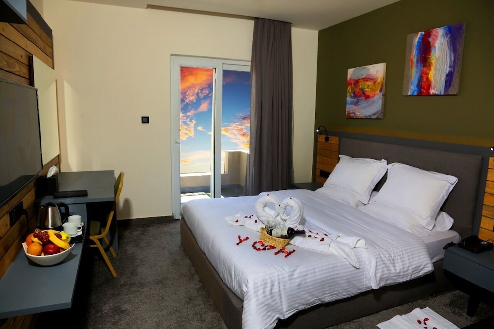 Deluxe Triple Room - Photo 6
