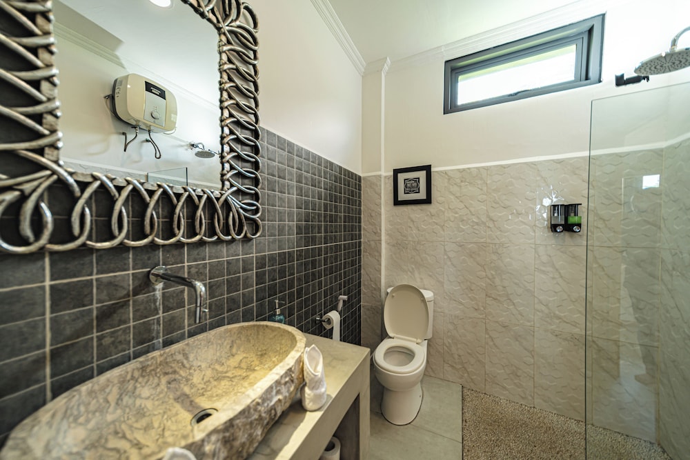 Deluxe Double Room - Photo 13