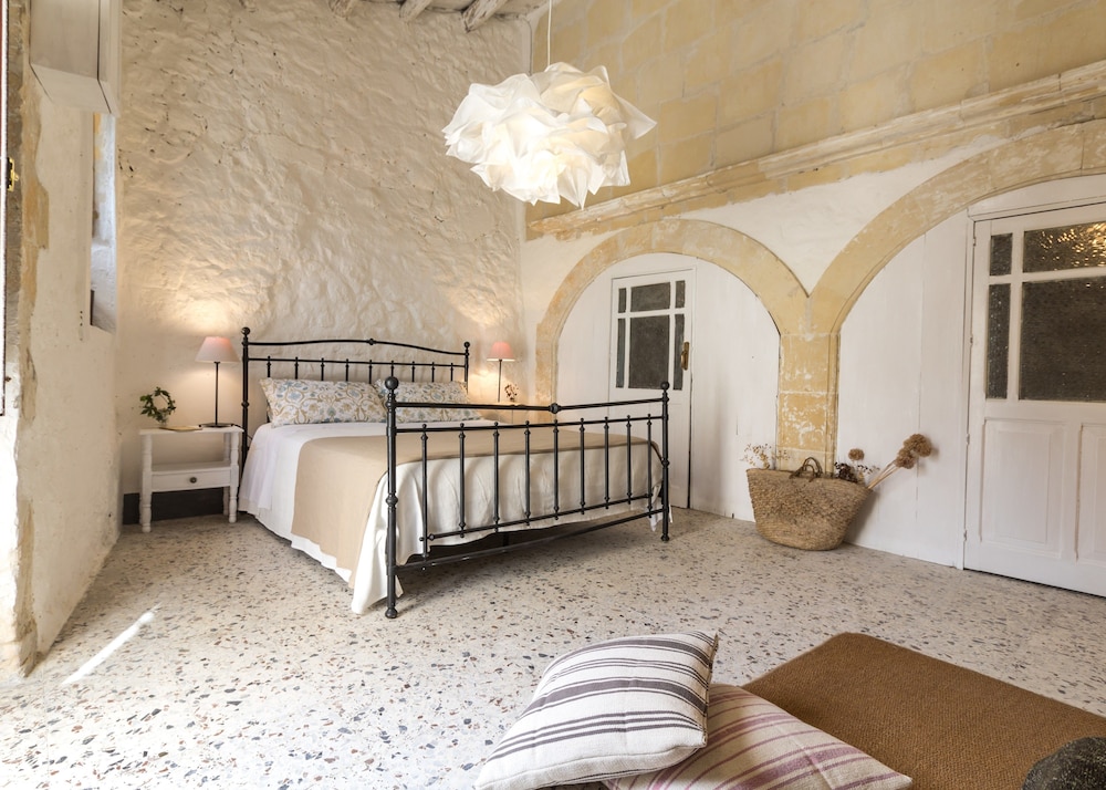 Deluxe Double Room, 1 Queen Bed photo 1