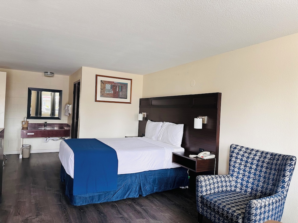 Standard Room, 1 Queen Bed, Non Smoking