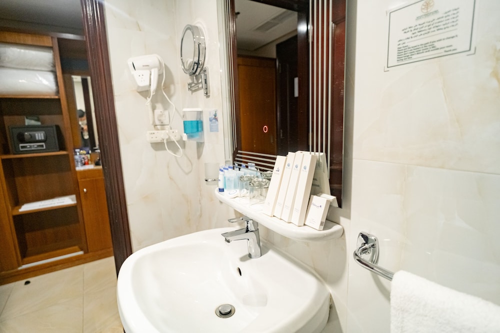 Standard Double or Twin Room photo 3