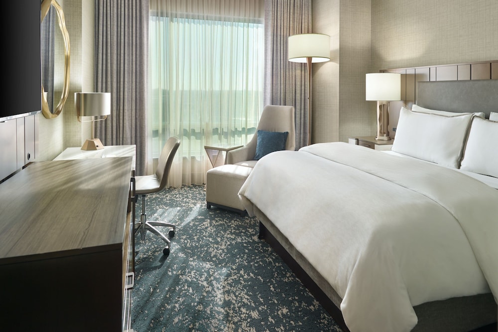 Traditional Room, 1 King Bed (Mobility Accessible, Roll-in Shower) - Photo 2