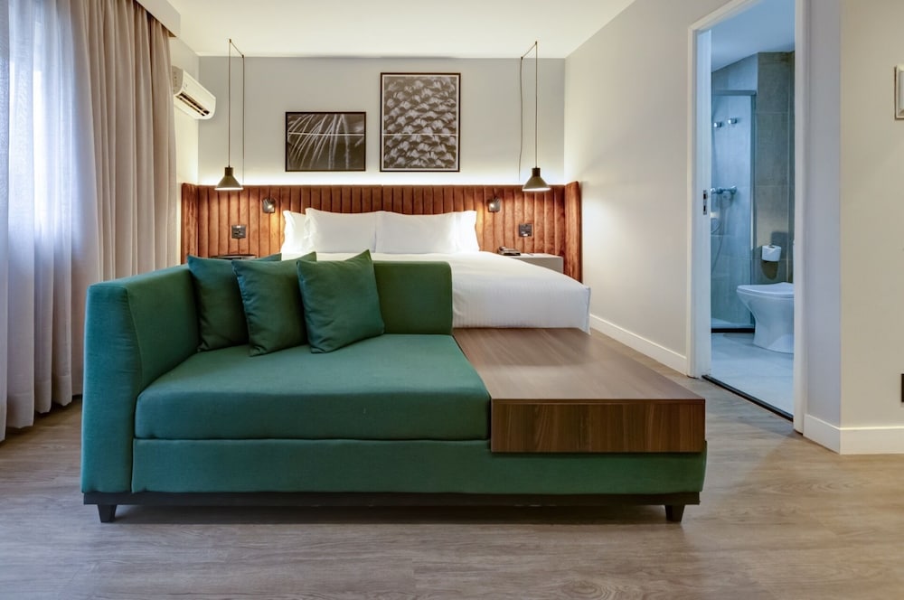 Room - Photo 1