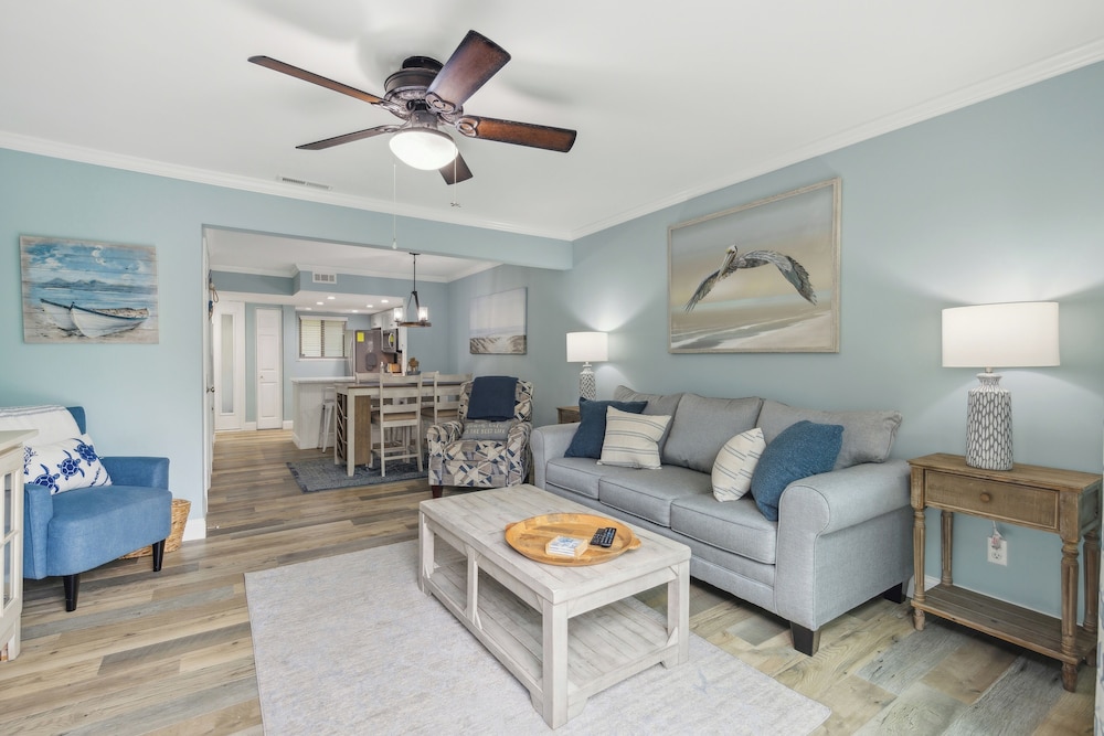 Condo, Multiple Beds, Balcony, Garden View (Forest Beach Villa)