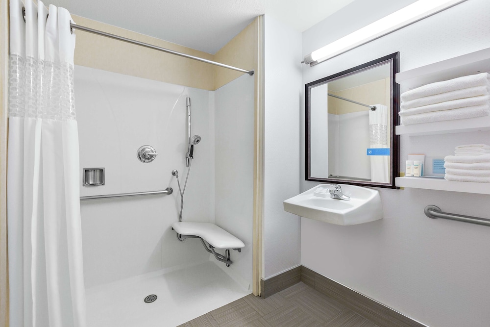 Room, Accessible, Non Smoking - Photo 6
