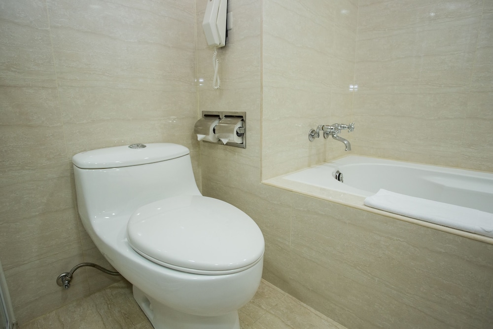 Superior Suite - Photo 14