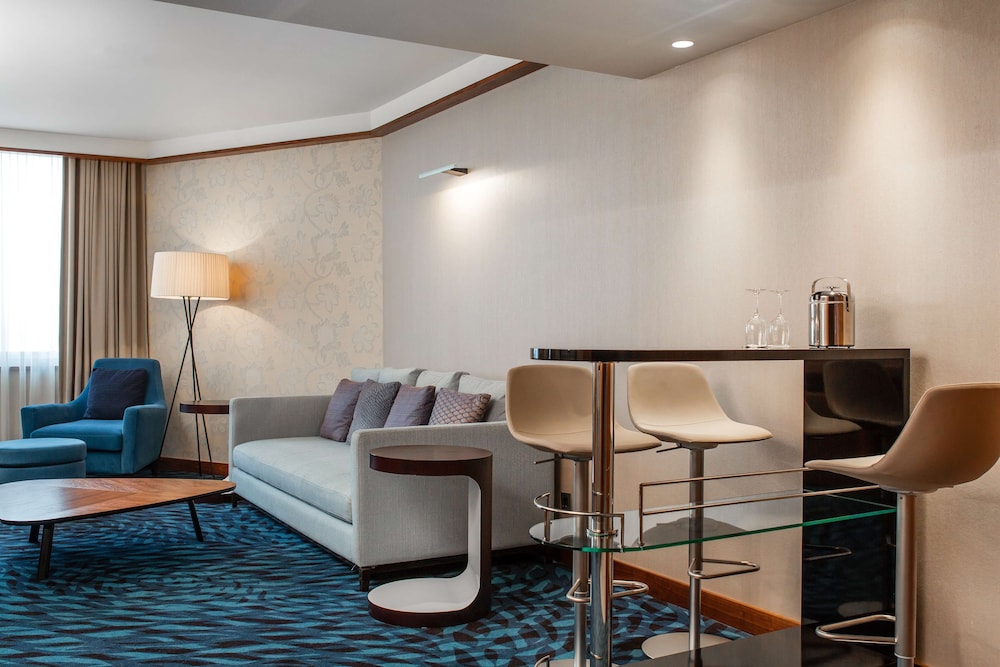 Suite, River View (Lounge Access) photo 2