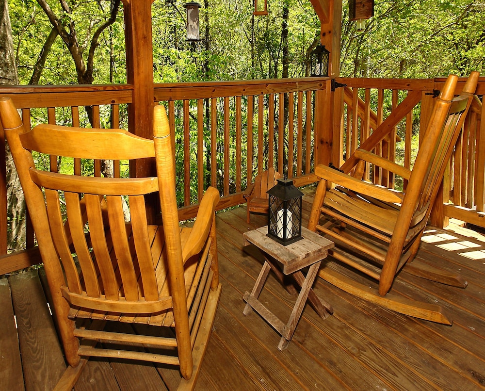 Cabin, 2 Bedrooms photo 2
