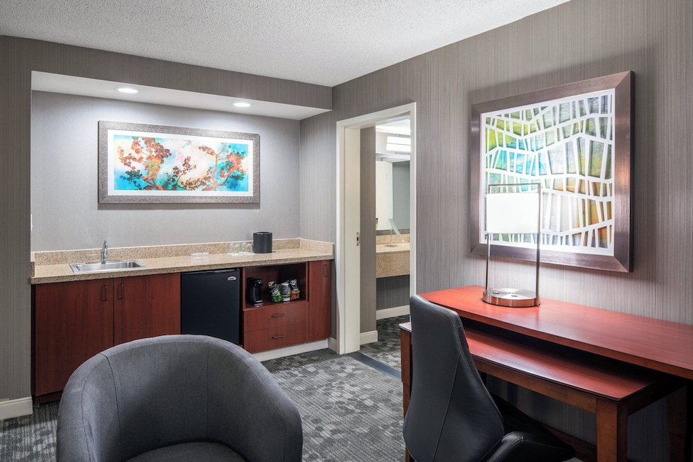 Suite, 1 Bedroom (Mobility Accessible, Tub)