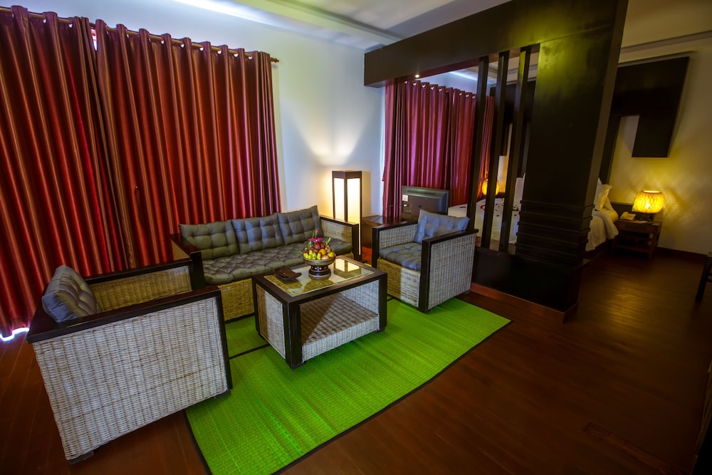Junior Suite Package - Daily Car + English Guide photo 1