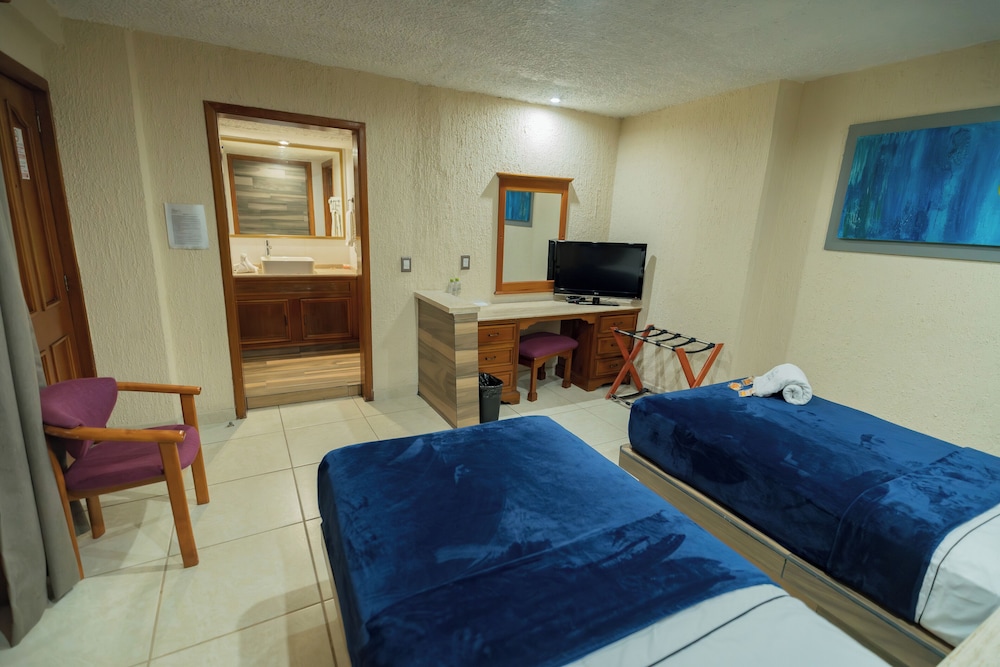 Standard Double Room, 2 Twin Beds photo 2
