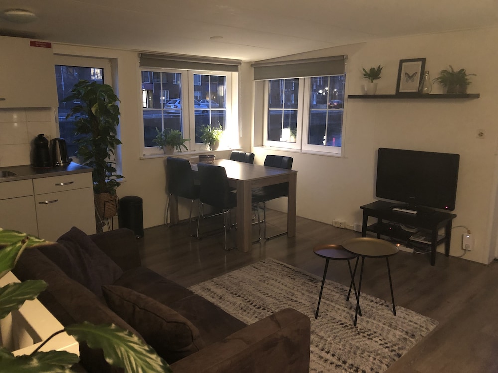 Family Apartment photo 3
