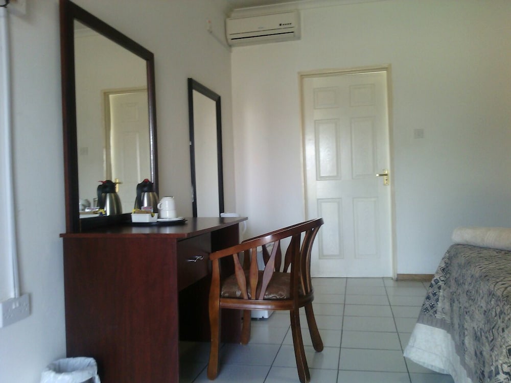 Standard Room photo 3