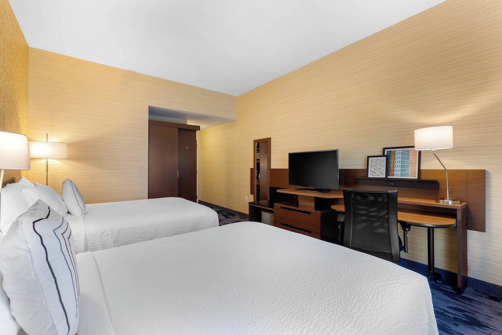 Room, 2 Queen Beds photo 3