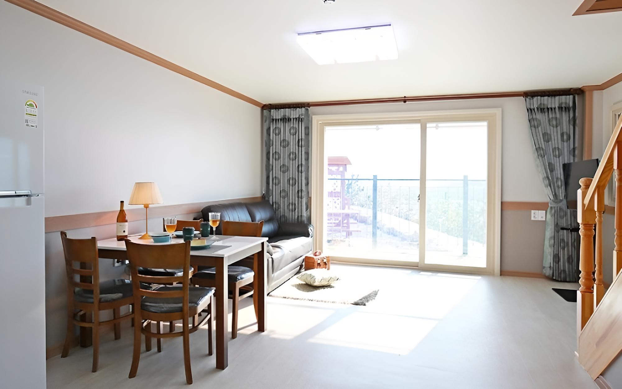 Room (HILL A (Duplex)) photo 3