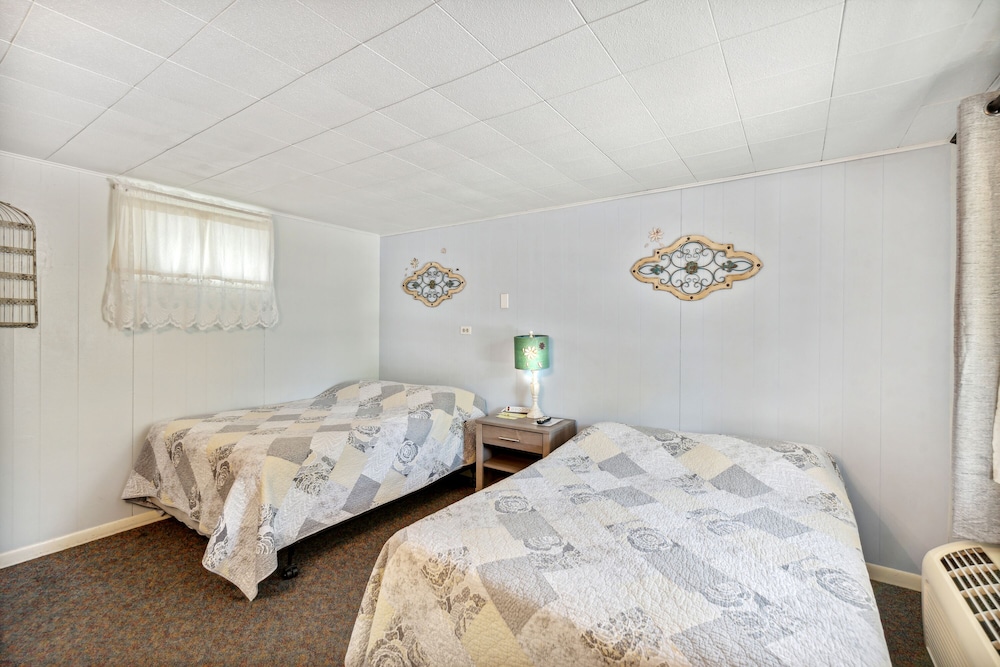 Room, 2 Double Beds photo 1