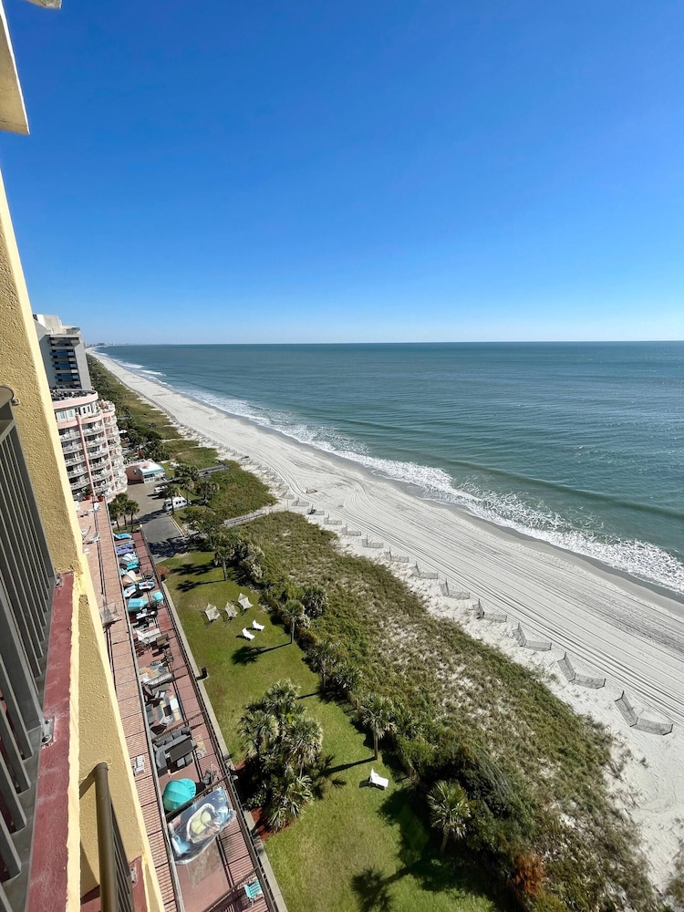 Stunning Oceanfront View! Heart Of The Golden Mile, Photo 7