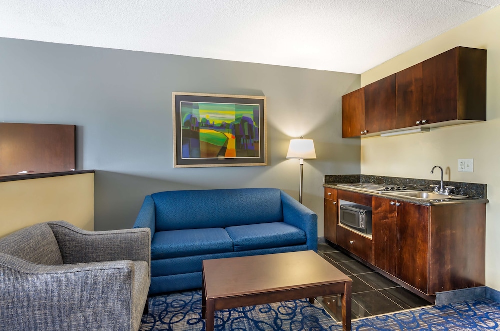 Suite, 2 Queen Beds, Non Smoking, Kitchenette - Photo 4