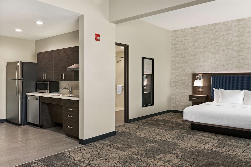 Suite, 2 Queen Beds, Accessible, Bathtub - Photo 2