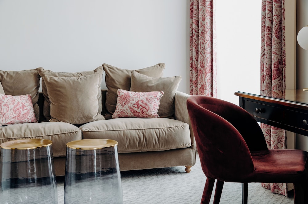 Suite - Photo 8