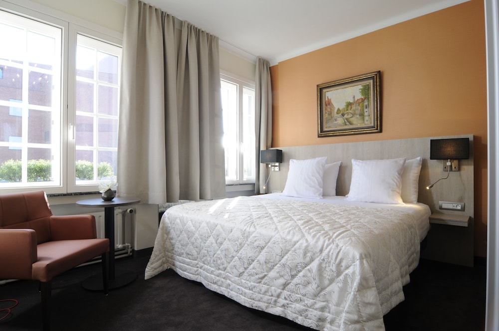Standard Triple Room, Non Smoking - Photo 6