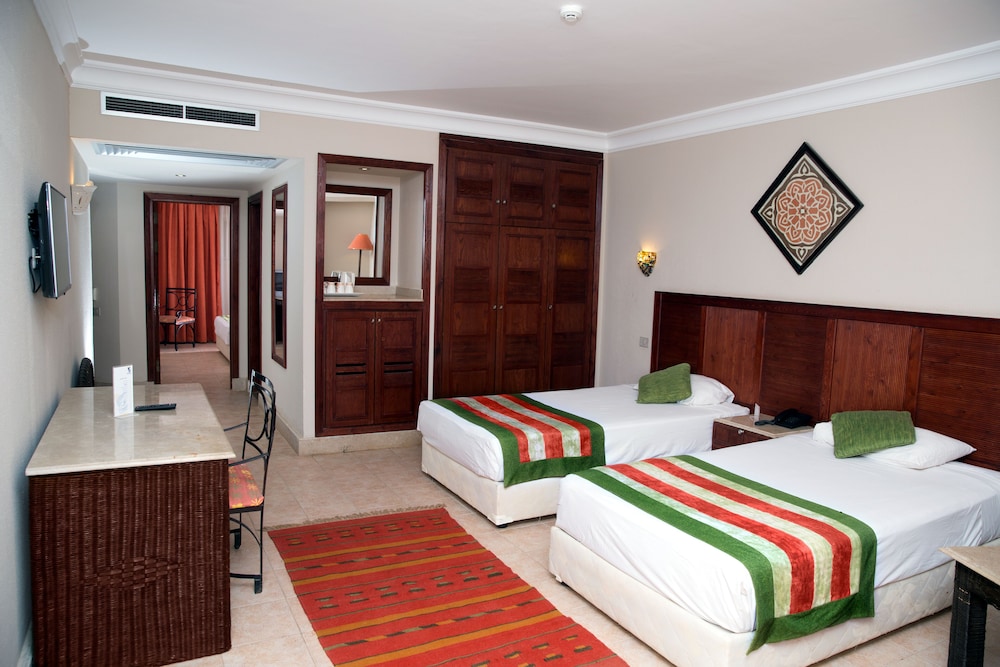 Family Quadruple Room photo 1