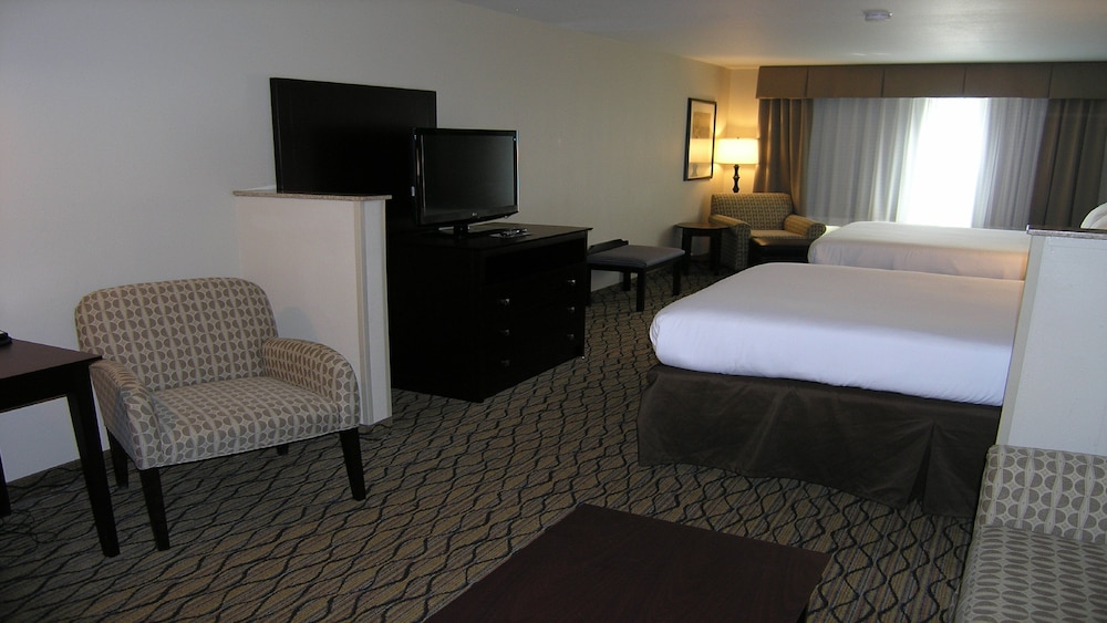 Suite, 1 King Bed with Sofa bed, Accessible (Accessible Tub) - Photo 3