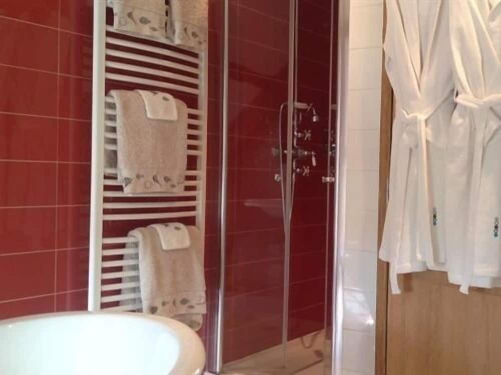 Suite, Private Bathroom photo 2